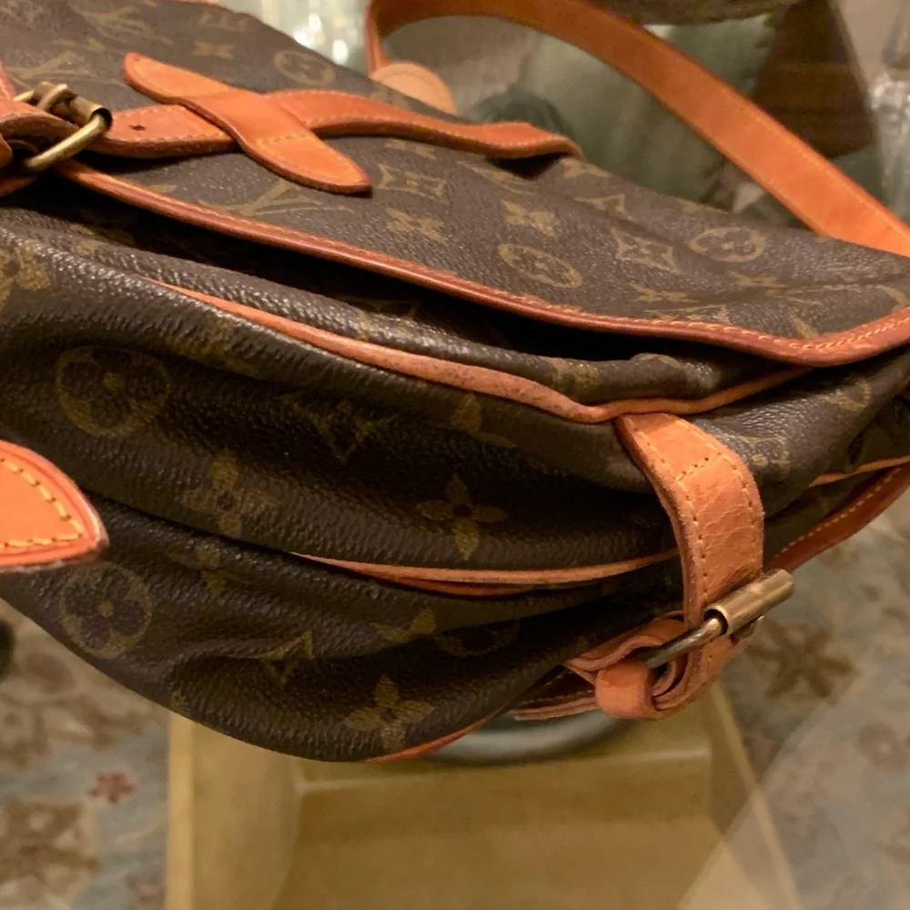 Louis Vuitton Monogram Brown Messenger Bag - Picture 3 of 6